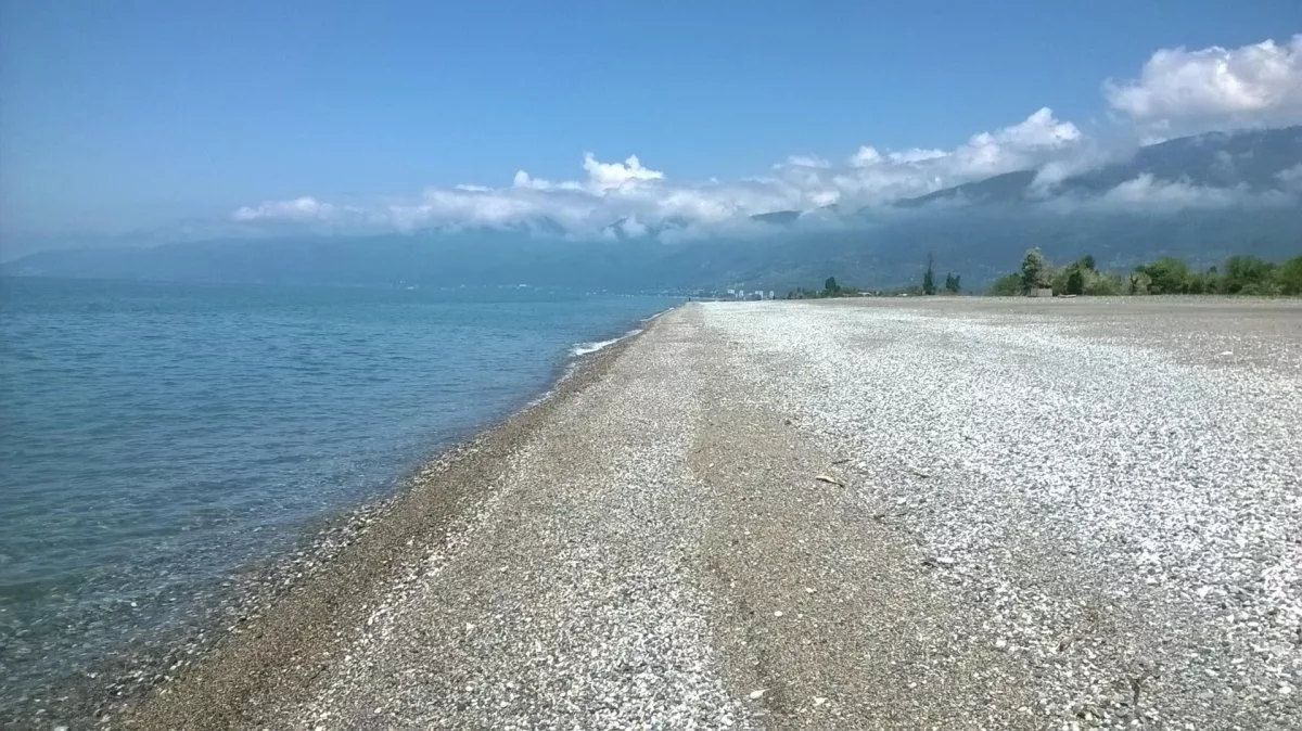 Отдых в Абхазии в частном доме у моря. Летом и зимой.
