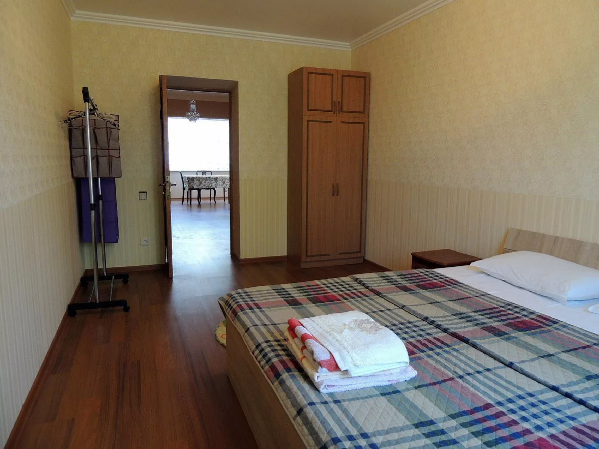 сдам 3-комн.квартиру 150м от моря